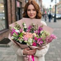 Роскошный букет 17 с орхидеями и сезонными цветами