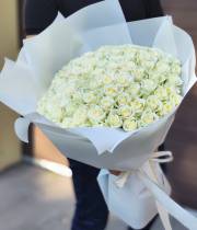 51 white rose in a bouquet, White Naomi