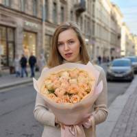 Premium Princess Crown peony-style rose bouquet (21–23 stems)