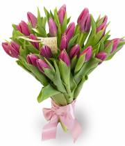 25 tulips - a bouquet of gentle words